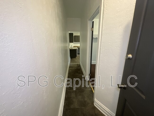 Photo - 901 W King St Unit 2