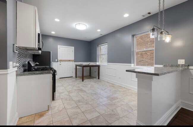 Photo - 8222 S Maryland Ave Unit 3