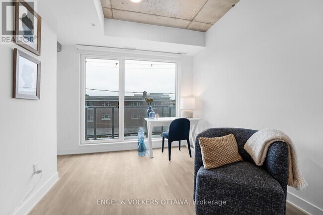 Photo - 1655 Carling Ave