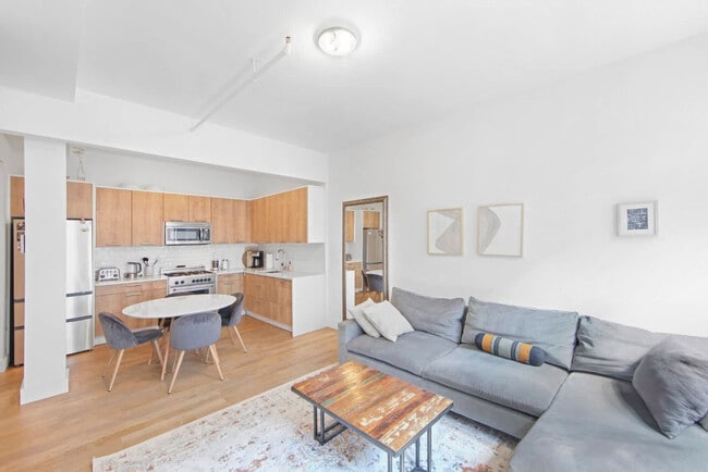 Photo - 517 W 45th St Unit ID1224961P