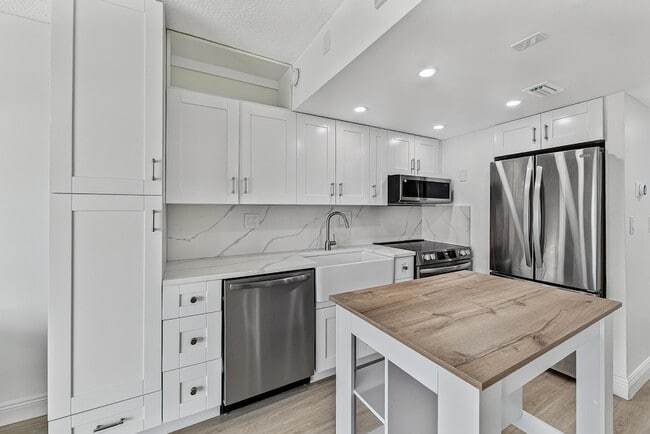 Photo - 2900 NE 30th St Unidad 3D