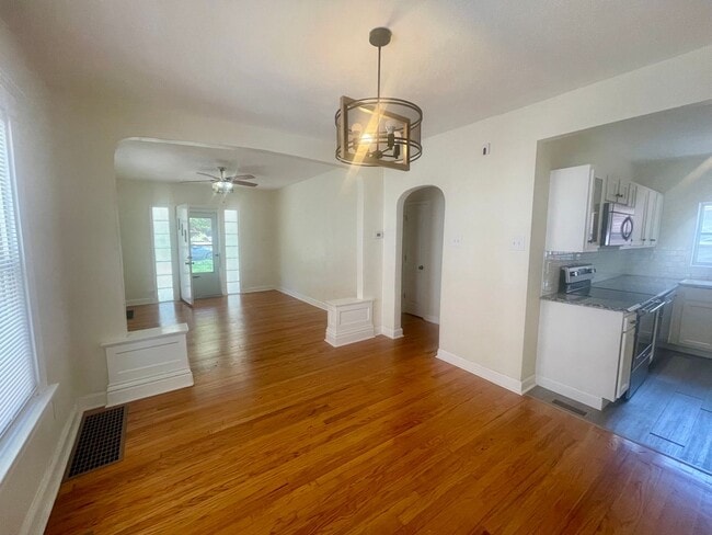 Photo - 7667 Lindbergh Dr
