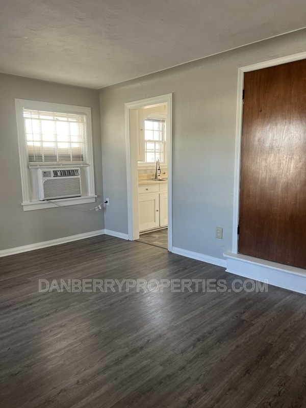 Photo - 4621 S Detroit Ave