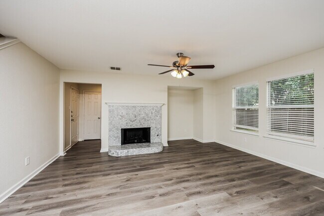 Photo - 2216 Overlook Ln