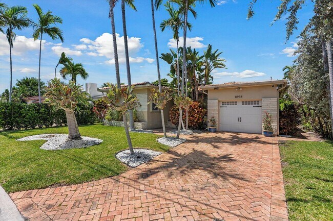 Photo - 8934 Emerson Ave