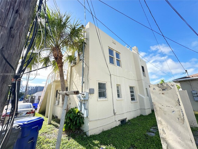 Photo - 1944 Taylor St Unit B