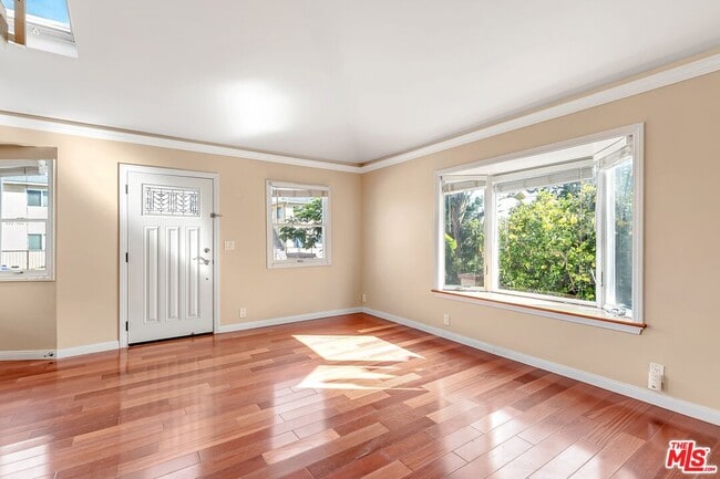 Photo - 325 Vernon Ave Unidad 1