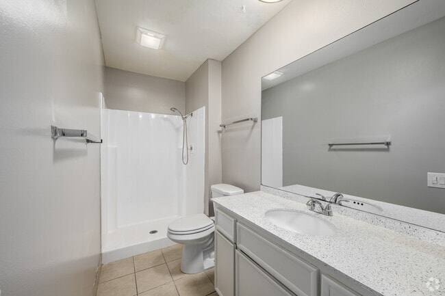 2BR, 2BA - 1,055SF - Primary Bathroom