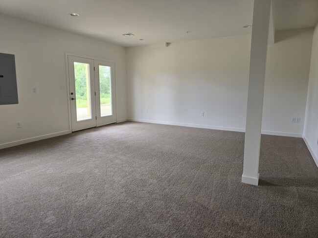 Photo - 7411 Red Oak Ct