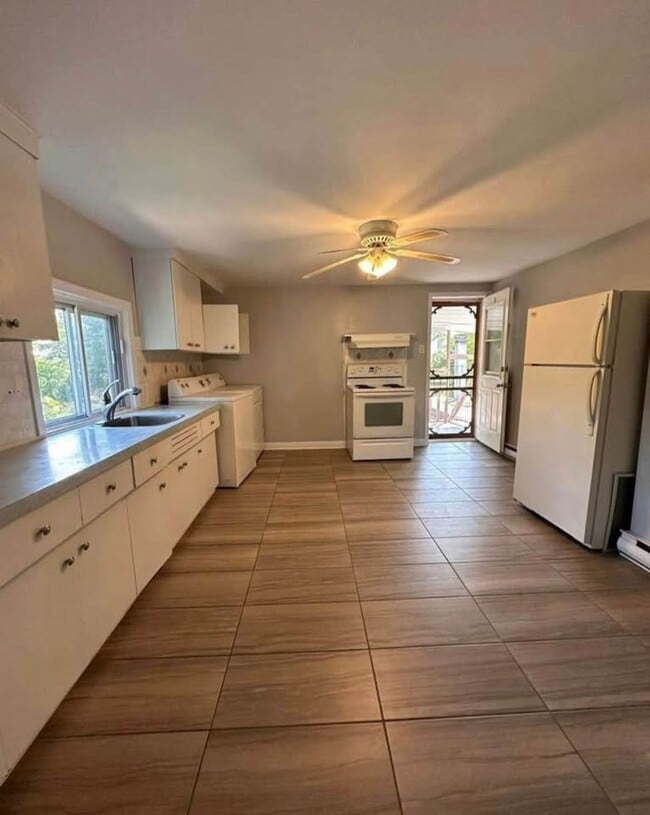 Building Photo - 36 Rue Archambault Unit RDC