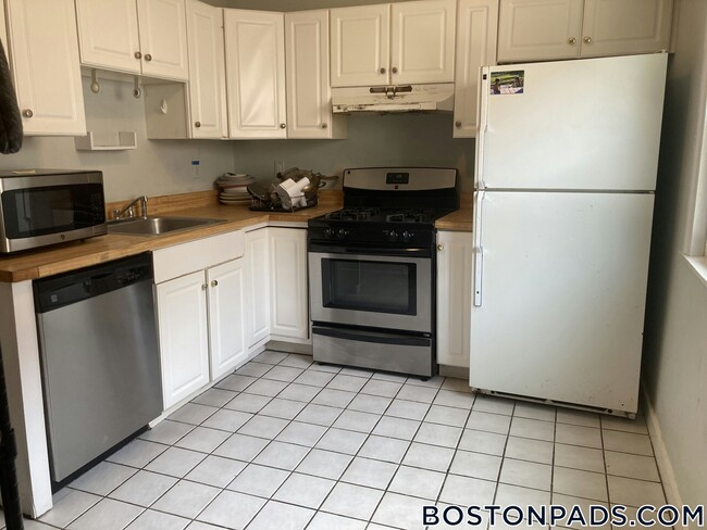 Photo - 15 Radnor Rd Unit 1