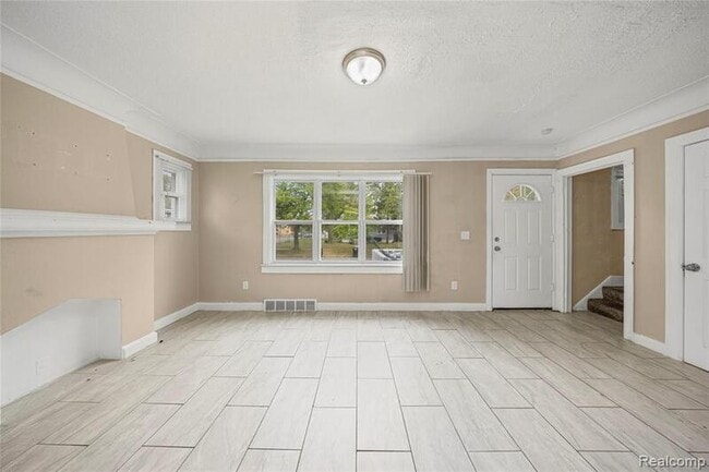 Photo - 16253 Strathmoor St