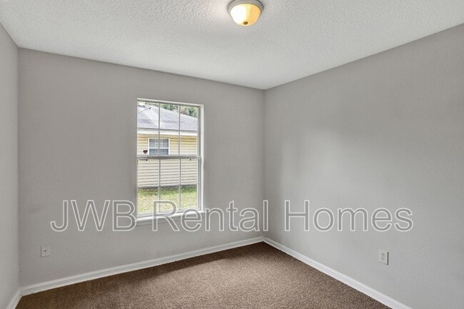 Photo - 1518 W 27th St
