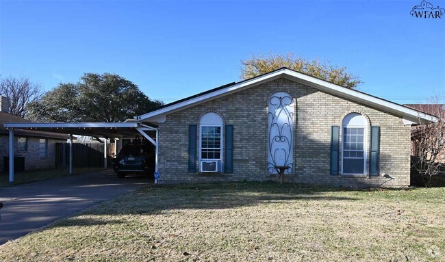 Building Photo - 4604 Trailwood Dr Rental