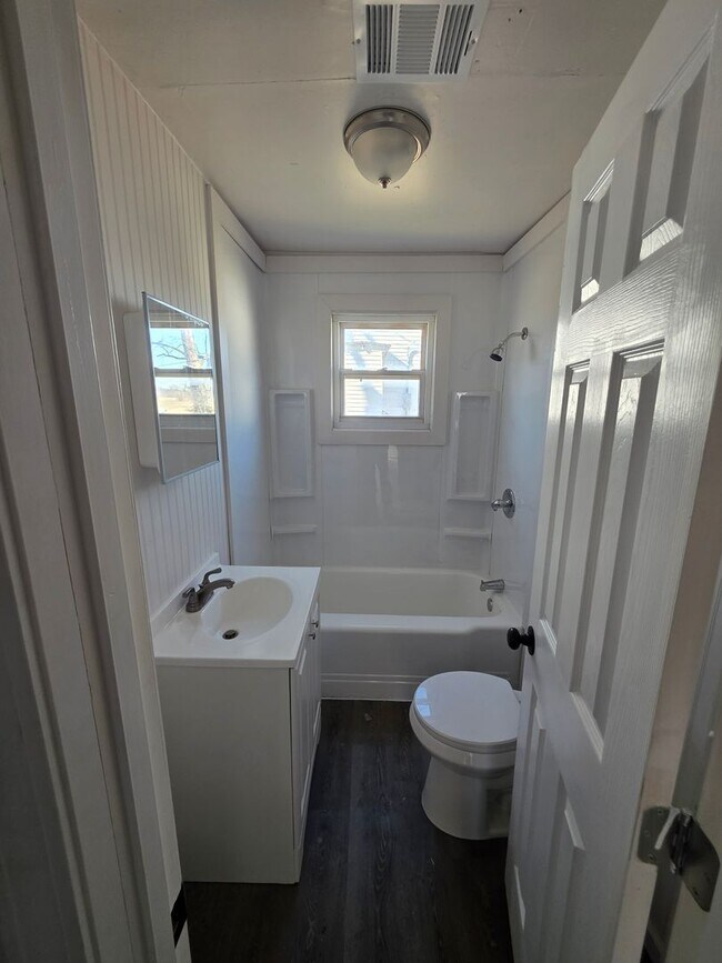 Photo - LIMITED TIME**NO APPLICATION FEE**1/2 OFF DEPOSIT**