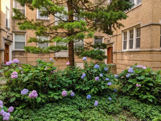 Photo - 828 Reba Pl Unit 30-3N