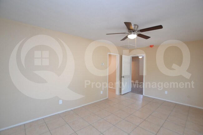 Photo - 8118 N 29th Ave
