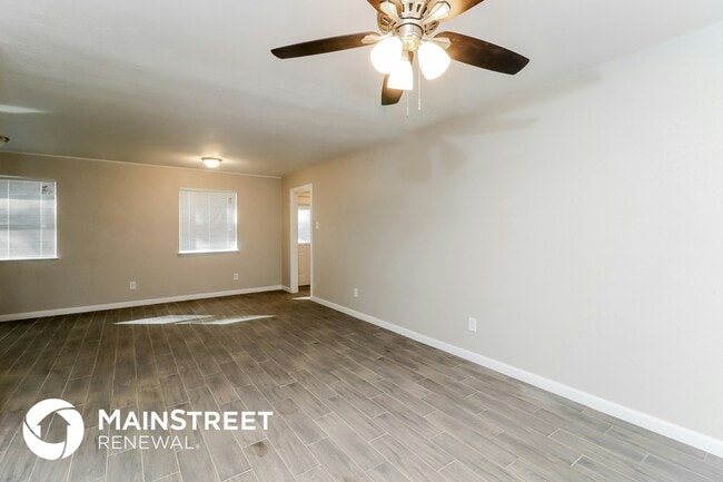 Photo - 1103 Johns Dr