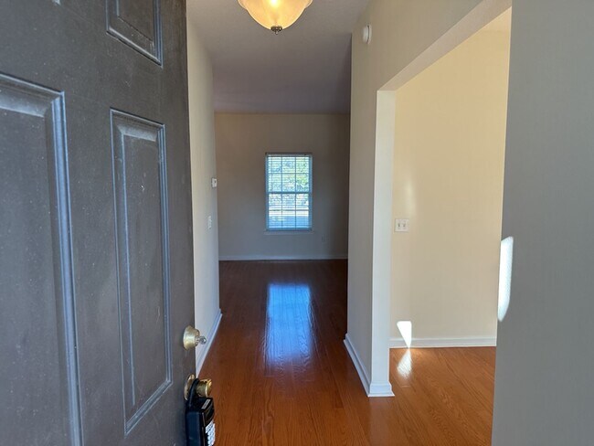 Photo - 10 Evergreen Oak Dr