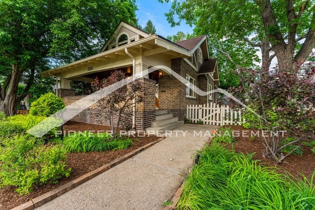 Photo - 2324 Stuart St
