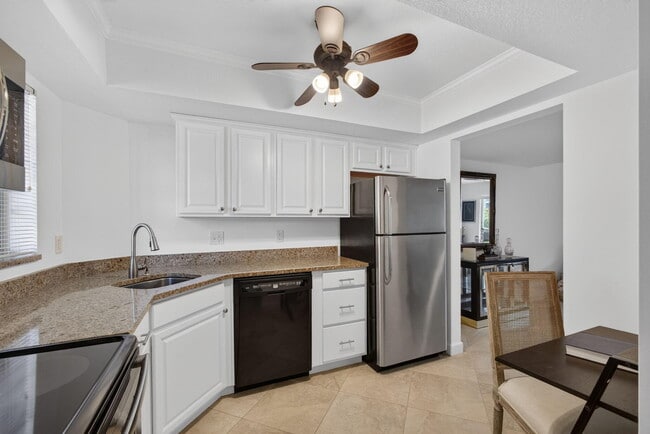 Photo - 18081 SE Country Club Dr Unit 9-83