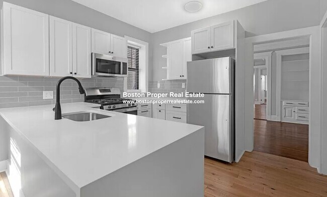 Photo - 28 Glenville Ave Unidad 2