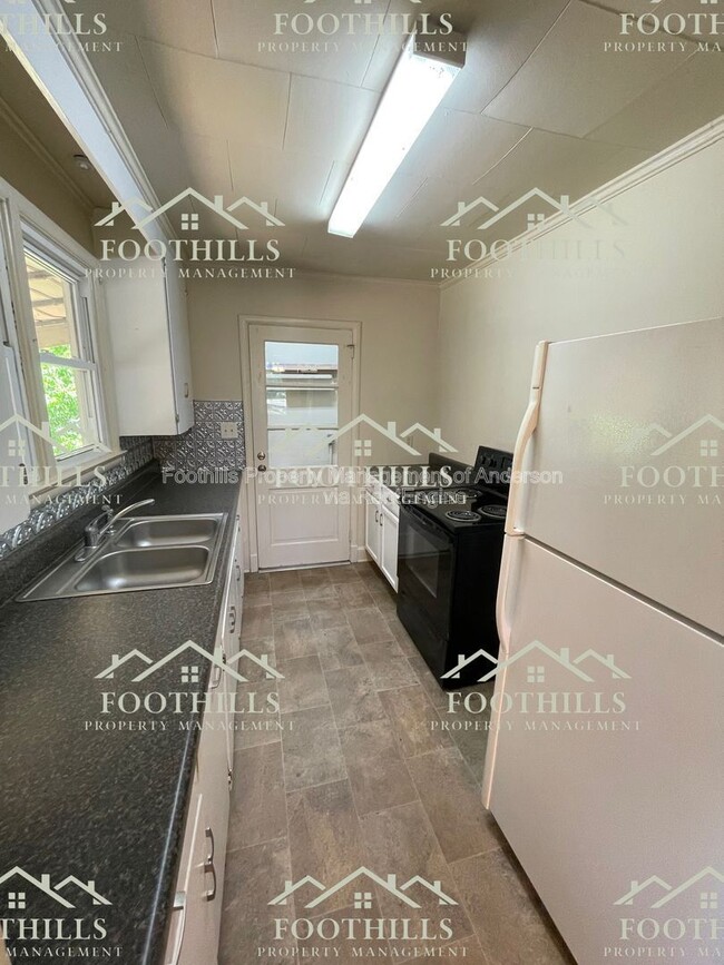 Photo - 4100 Standridge Rd