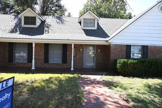 Photo - 1110 Rosemary Dr