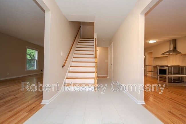 Photo - 1813 Crossgate Ln