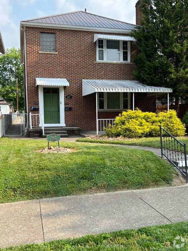 Building Photo - 842 12th Ave Rental