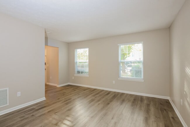 2327 Fullerton Dr