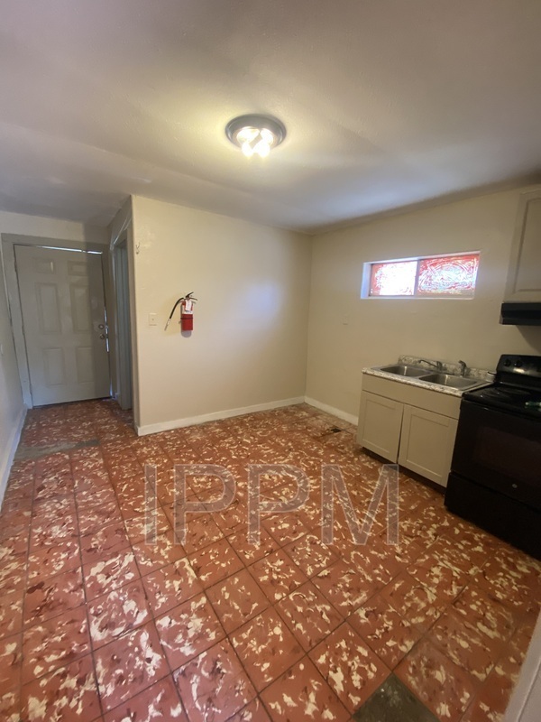 Building Photo - 351 E St Charles St Rental