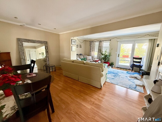 Photo - 133 Clearview Ct