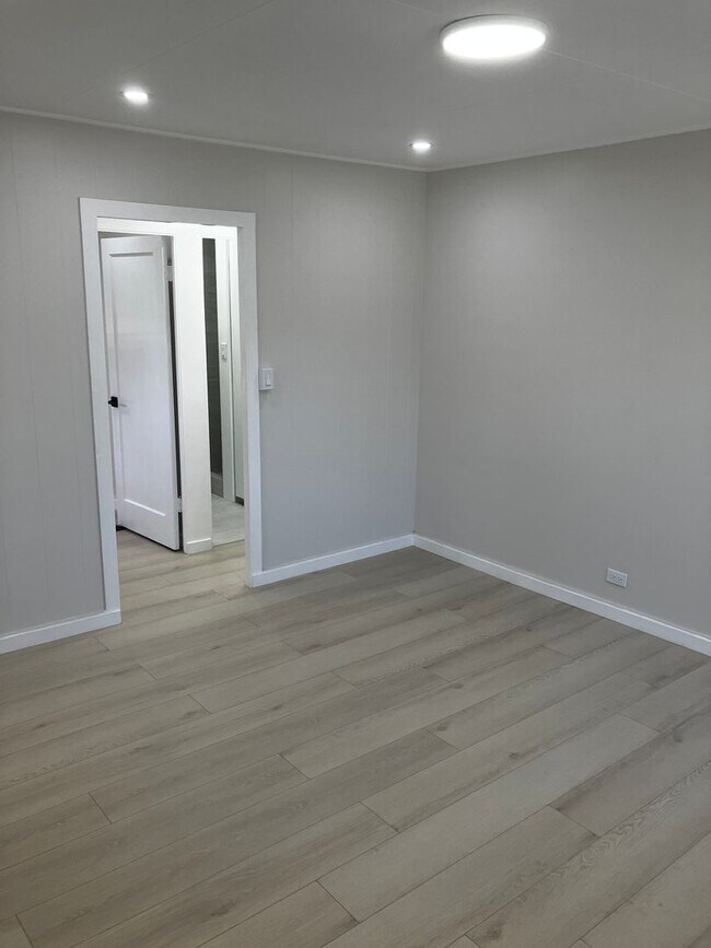 Photo - Pets Allowed 1BD 1BA 1PRK - 726 Hausten St Unit B