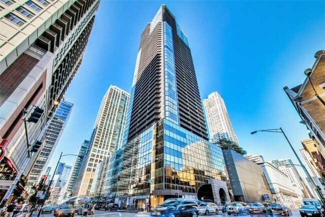 Building Photo - 10 E Ontario St Unit 10 E Ontario