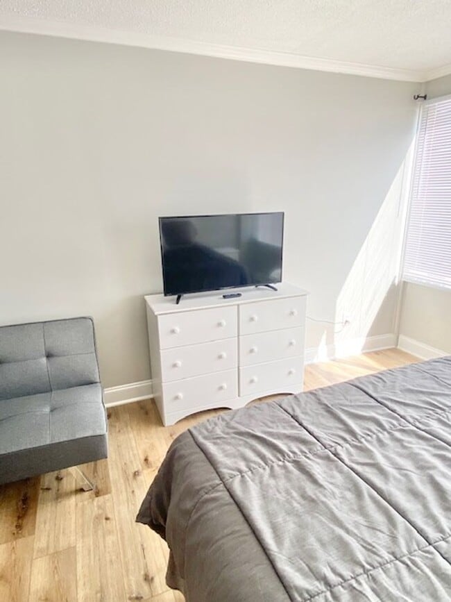 Photo - University Towers #301 - FURNISHED studio within walking distance to UTK, Fort Sanders Medical Ce...