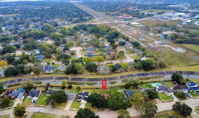 Photo - 527 Oakdale Dr