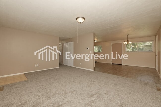 Photo - 4883 Thoreau Ave