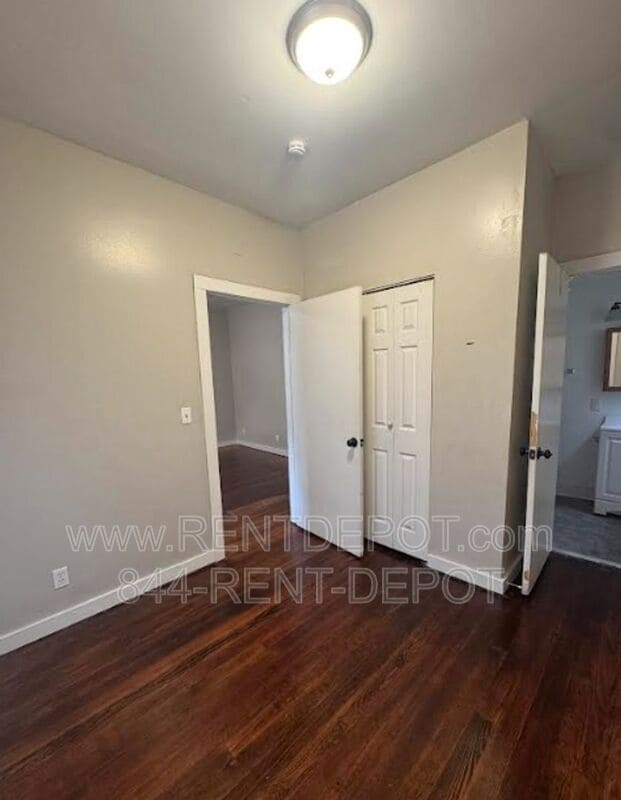 Photo - 1329 E Illinois St