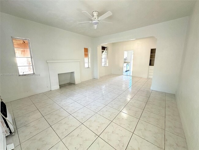 Photo - 937 NW 46th St