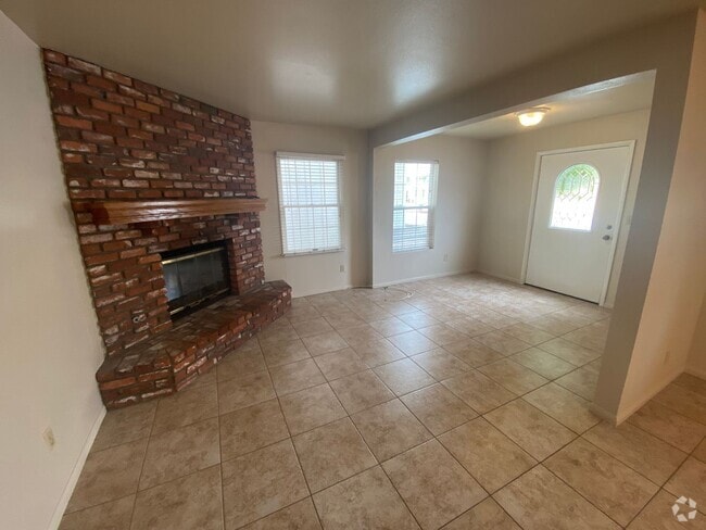 Building Photo - 203 E Bay Ave Unit 203 E Bay Ave Rental