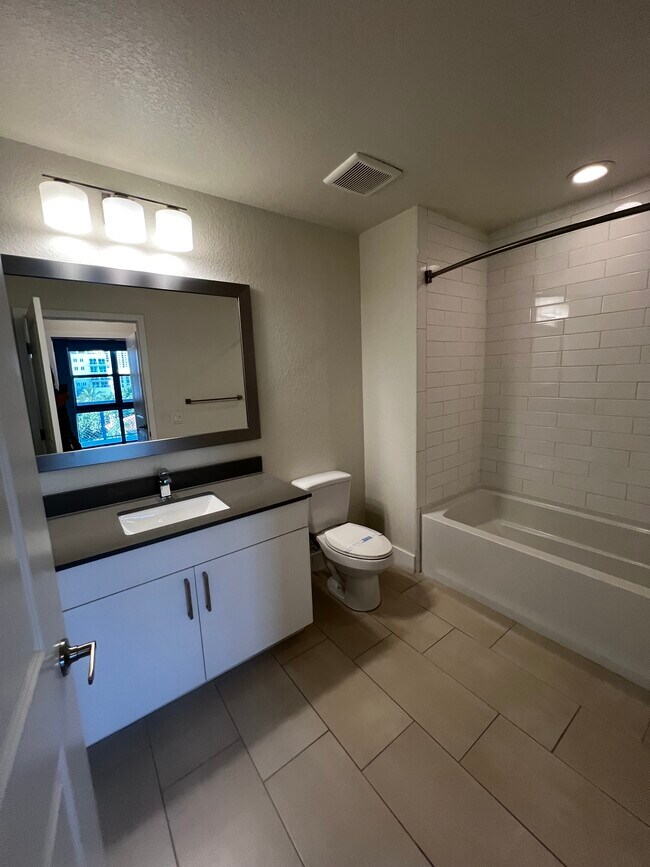 Photo - 342 NE 26th Ter Unit B1