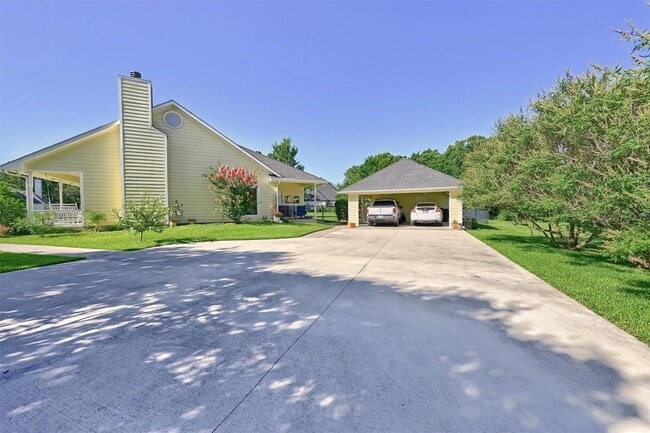 Photo - 122 Comanche Dr