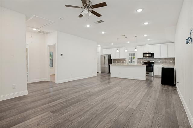 Photo - 527 Ravenwood Dr