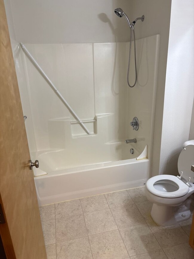 204 SE Kane Dr