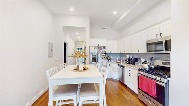 Photo - 101 Chelsea St Unidad 2