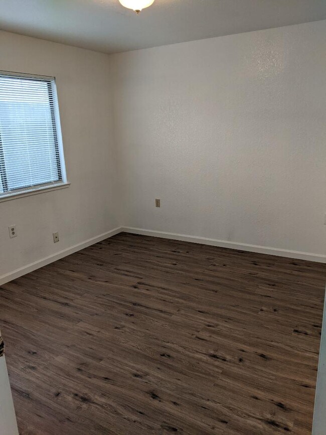 Photo - 1320 Lakewood Ave