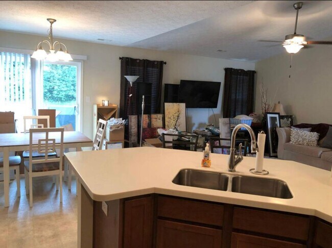 Photo - BRITTANY CHASE....3 Bedroom 2 Bath