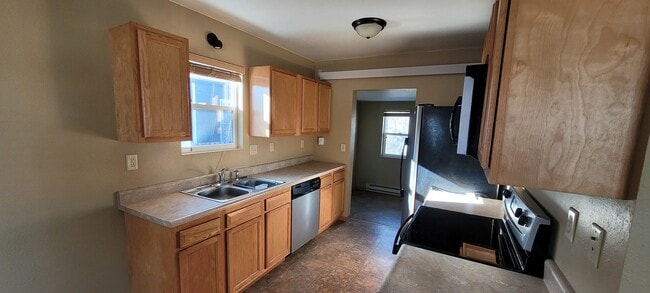 Photo - 825 N 7th St