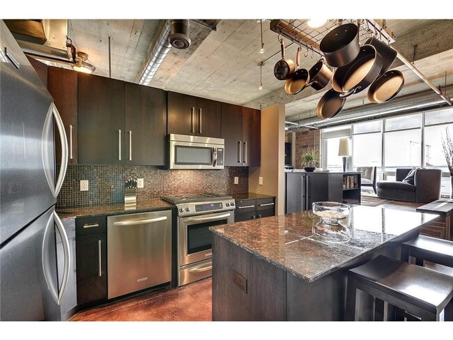 Photo - 901 N 3rd St Unidad 401